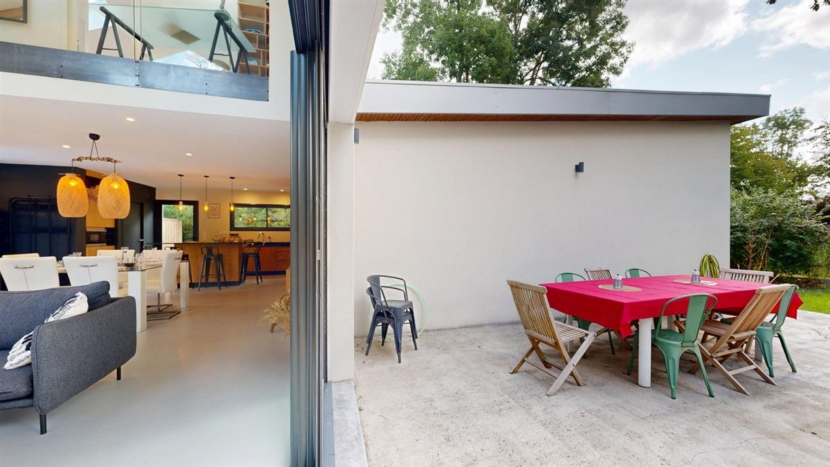 Bien géré à Toulouse — extérieur ensoleillé